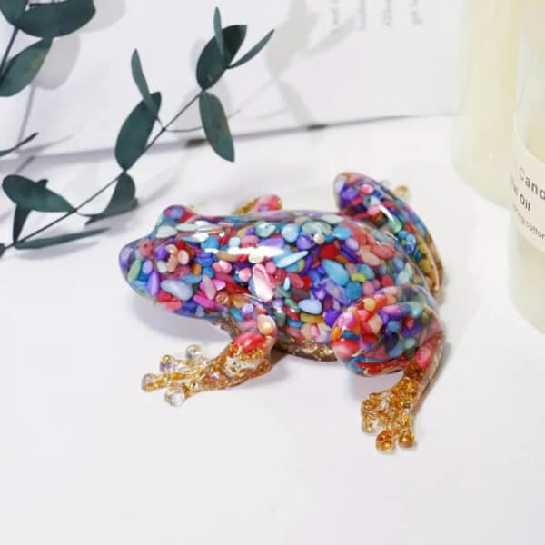 Elegant 3D Printed Crystal Resin Frog Toy - Image 3