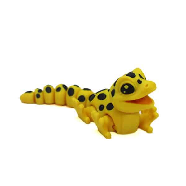 Customized 3D Printed Plastic Gecko Model with Movable Joints - Image 5