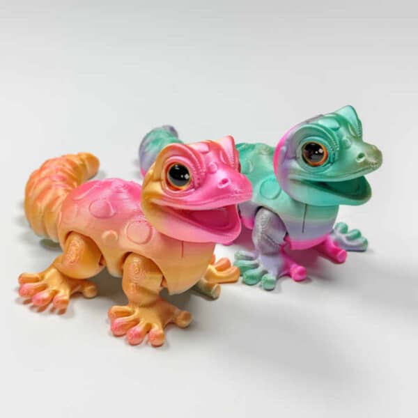 3D Printed Gecko Explosion Model with Gradient Colors - Image 2