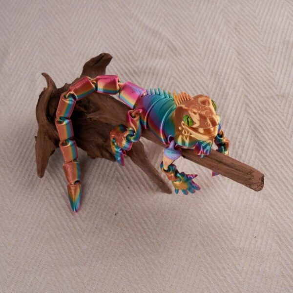 3D Printed Customizable Colorful Lizard Toy for Children - Image 3