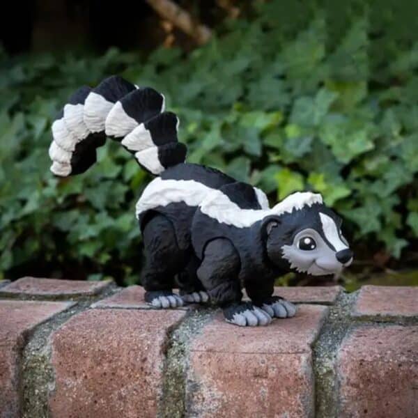 Adorable 3D Printed Skunk Statue Ornament Toy for Kids - Image 2