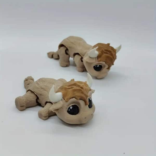 Adorable 3D Printed Highland Cow with Movable Joints - Image 3