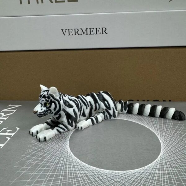 Customizable 3D Printed Vibrant Tiger Toy for Children - Image 4